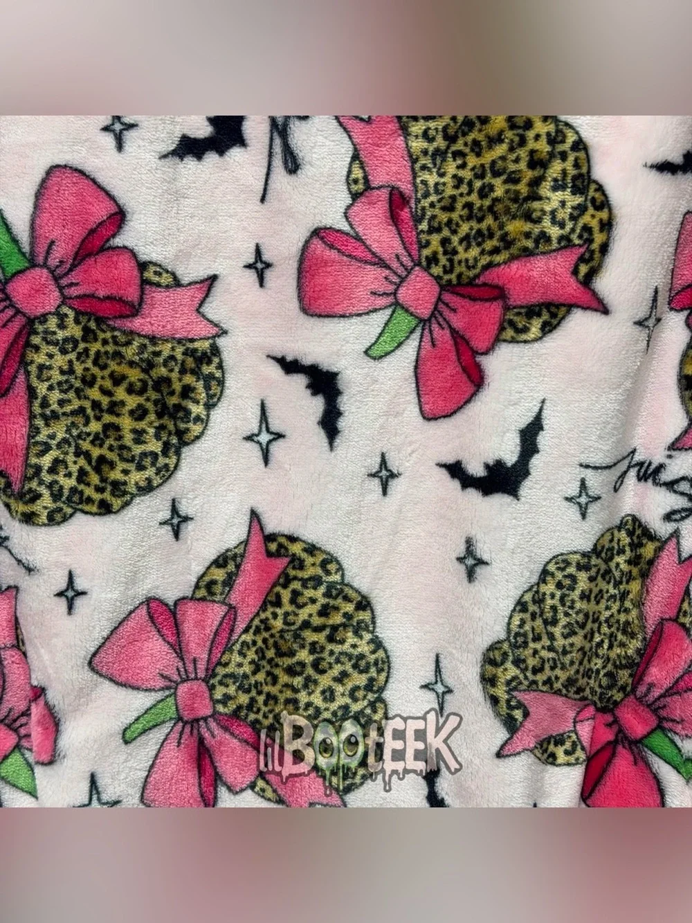 Juicy Couture Halloween Leopard Print Pumpkins w Bows & Bats Pink Plush Throw